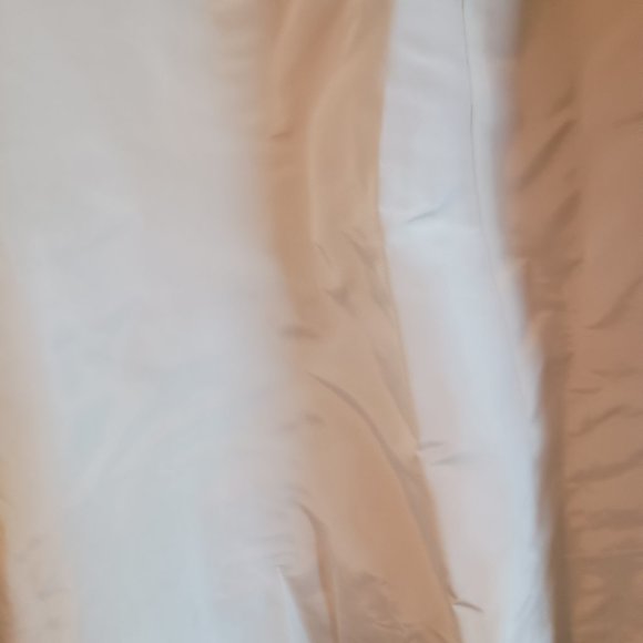 WHITE "EMBOSSED" SWING CAPE WITH FRONT POCKET - Picture 4 of 5